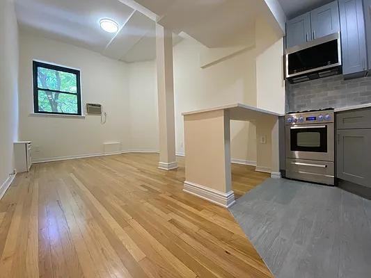 W 87th St #4H - Photo 4 of 19