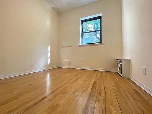 W 87th St #4H - Photo 5 of 19