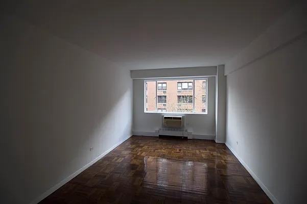 E 85th St #6E - Photo 5 of 8