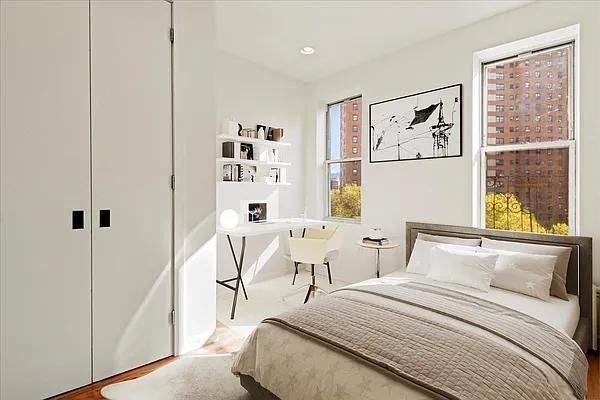 Broadway #21 - Photo 4 of 20