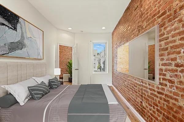 Broadway #21 - Photo 6 of 20