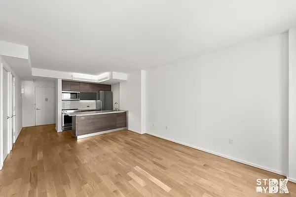 Montague St #13D - Photo 6 of 20