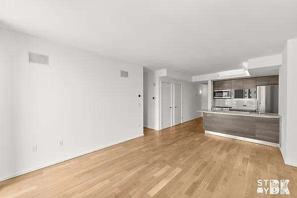 Montague St #13D - Photo 7 of 20