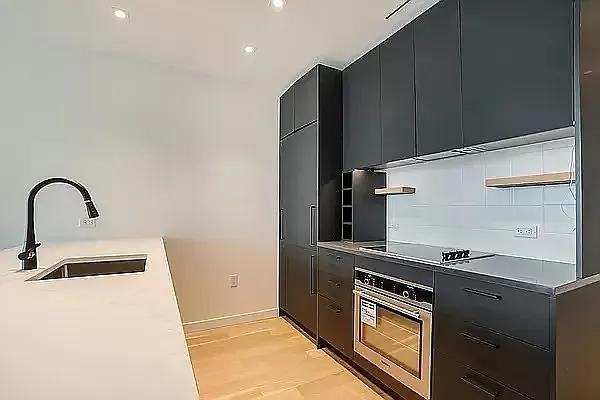 Broadway #1407 - Photo 6 of 16