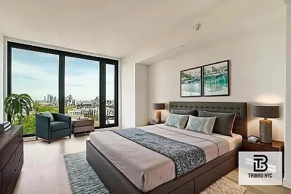 Broadway #1407 - Photo 7 of 16