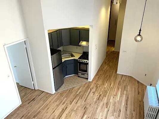 W 112th St #6B - Photo 2 of 20