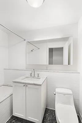 Clinton St #3G - Photo 4 of 20