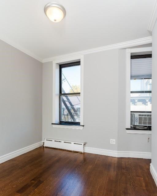 E 18th St #D3 - Photo 2 of 6