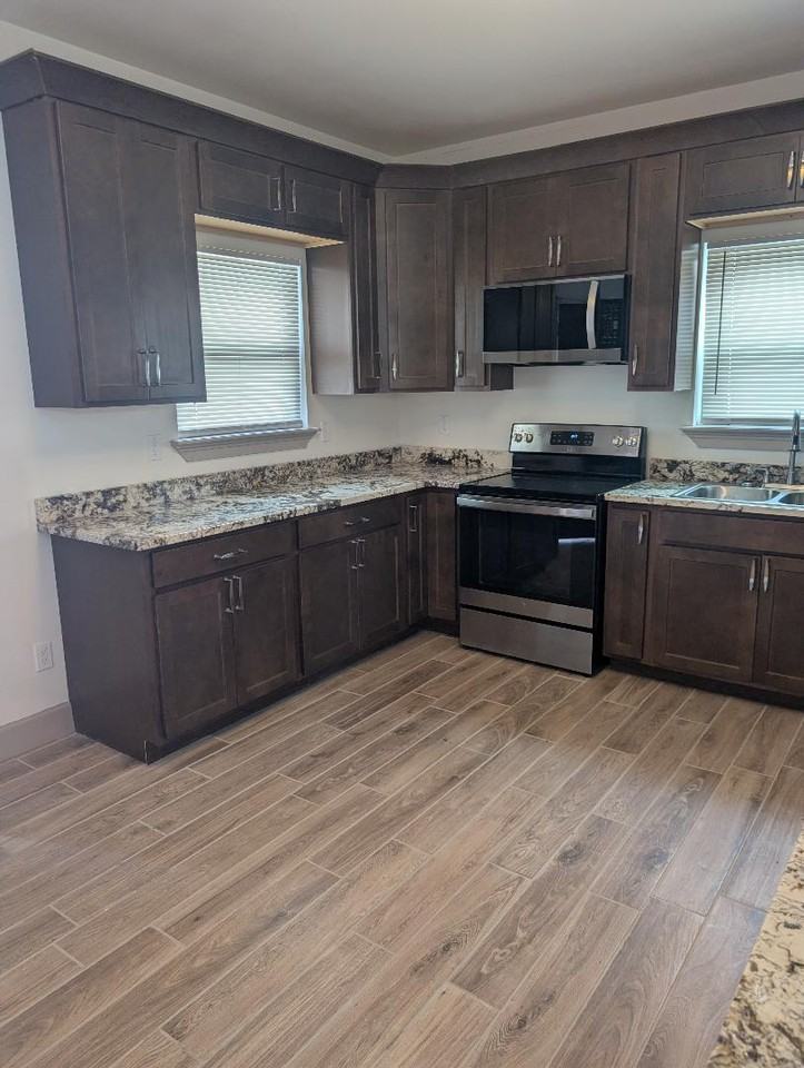 210 Western Dr - Photo 3 of 10