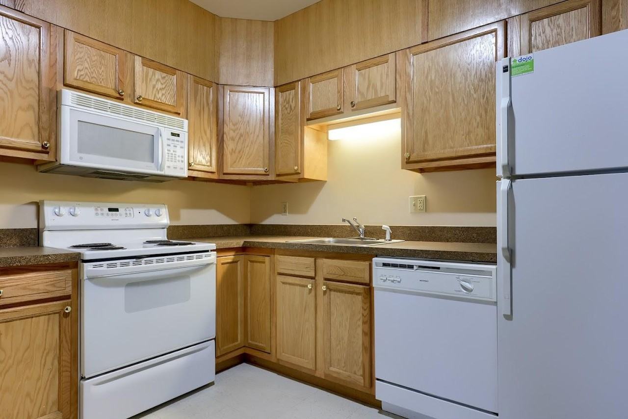 500 Honeysuckle Ln Student Housing - Photo 4 of 9