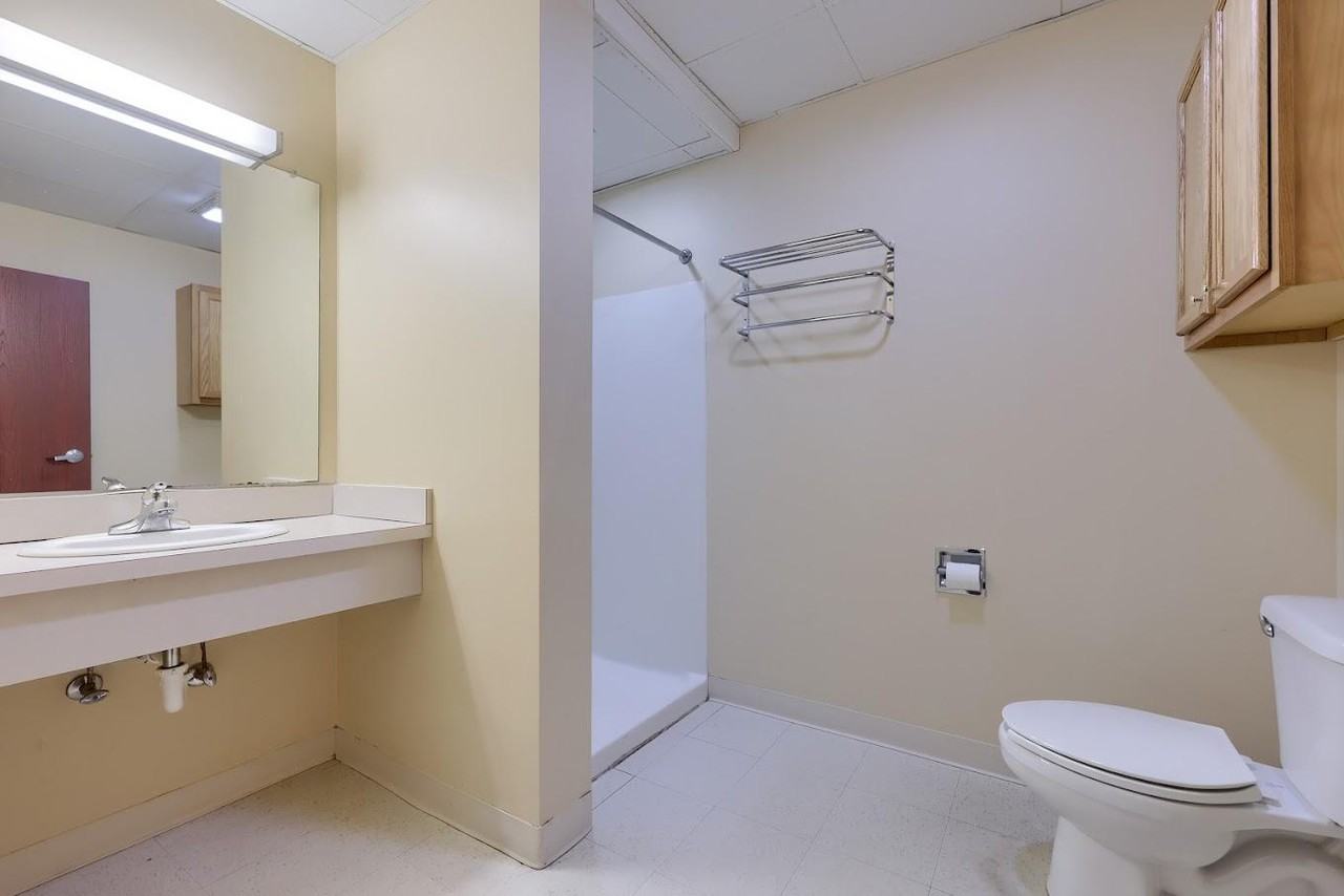 500 Honeysuckle Ln Student Housing - Photo 5 of 9