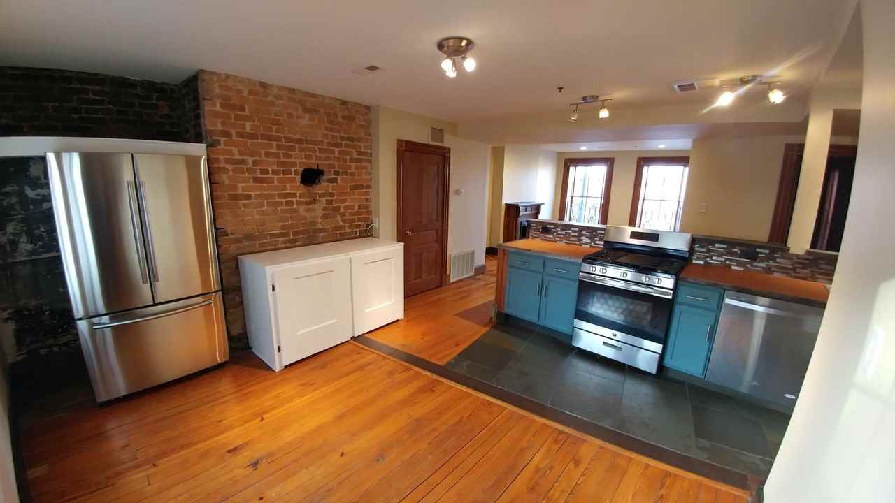 237 N Sycamore St - Photo 3 of 11