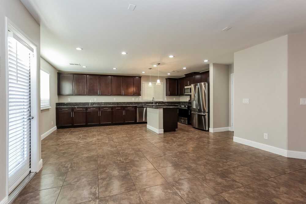 10811 Cather Ave - Photo 6 of 17