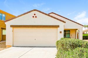 featured image of 1453 E Kelsi Ave