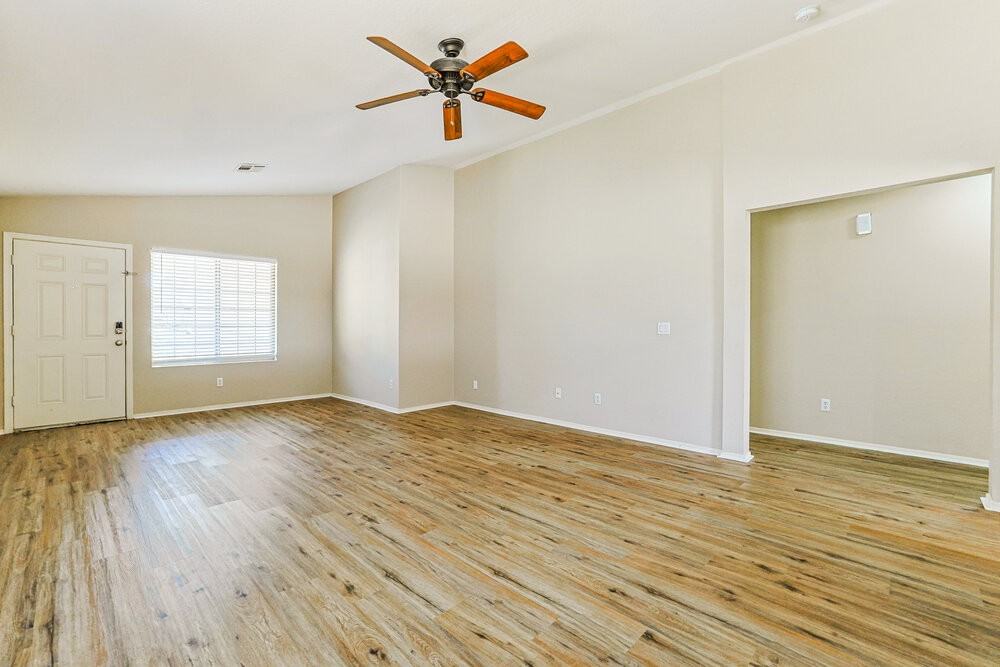 1453 E Kelsi Ave - Photo 4 of 16