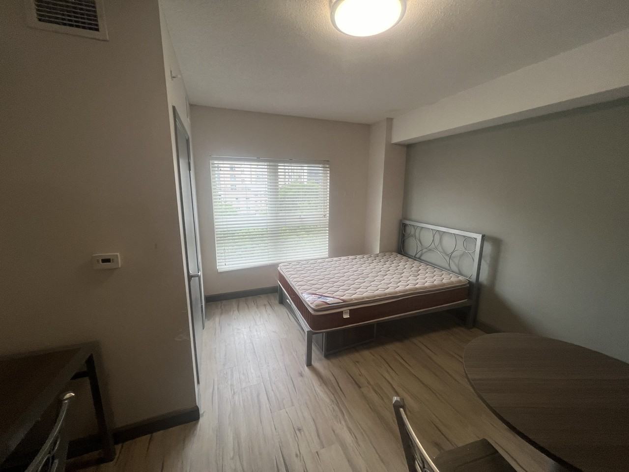 258 A Sunview Street - 1 Bedroom #1 - Photo 3 of 6