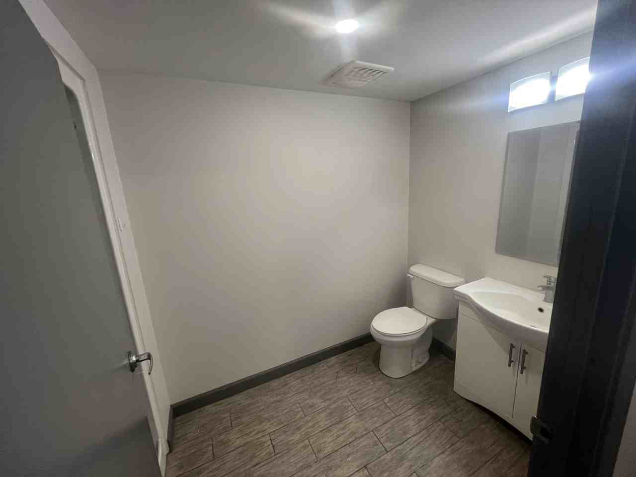 258 A Sunview Street - 1 Bedroom #1 - Photo 5 of 6