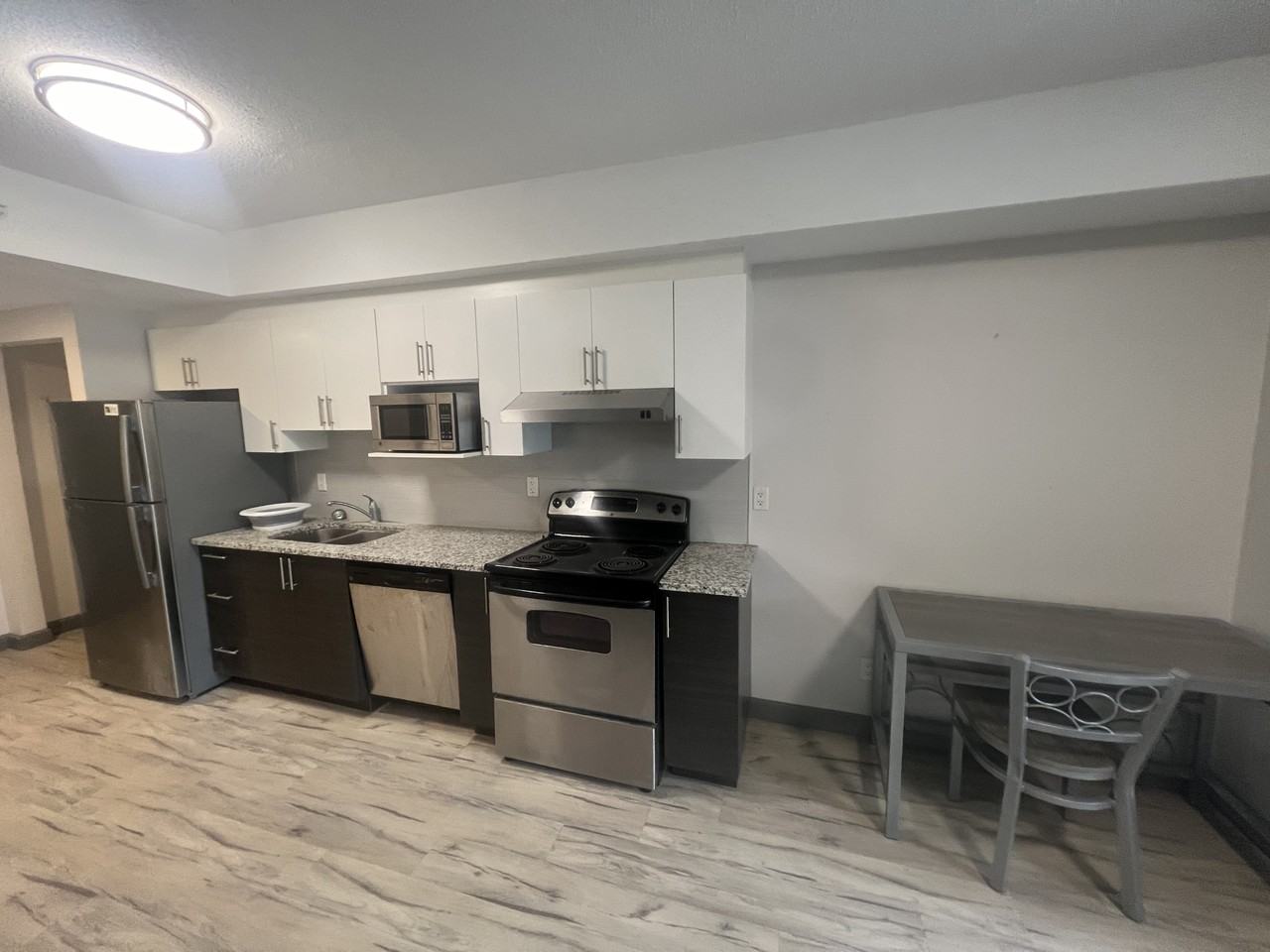 258 A Sunview Street - 1 Bedroom #1 - Photo 6 of 6