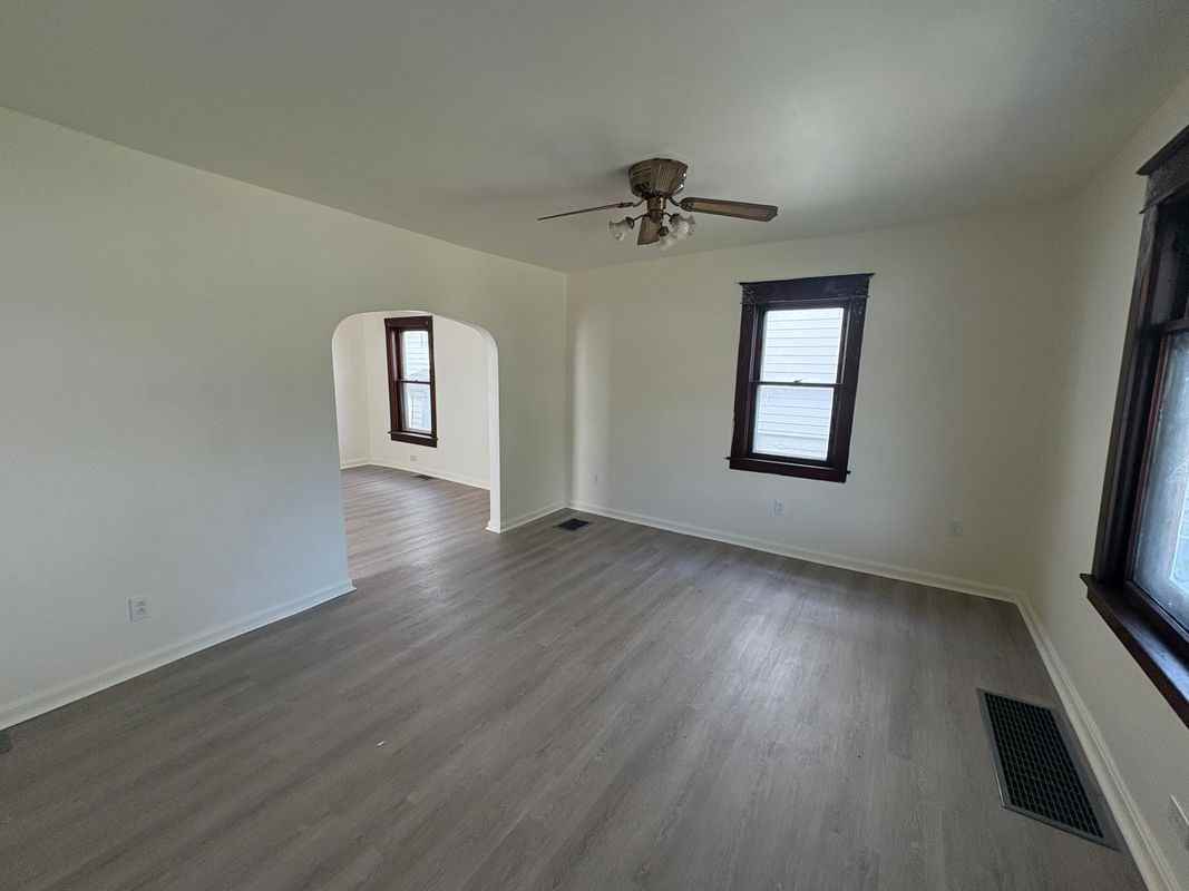 106 Cornplanter Ave - Photo 2 of 11