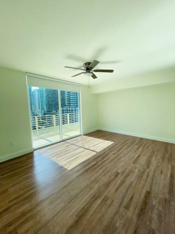 110 Sw 12th St - Photo 4 of 32
