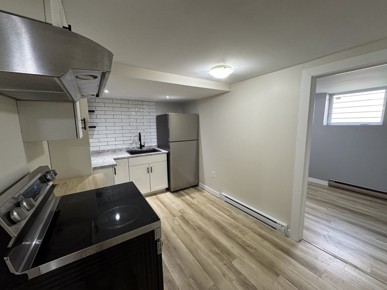 140 Reade St - Photo 2 of 18