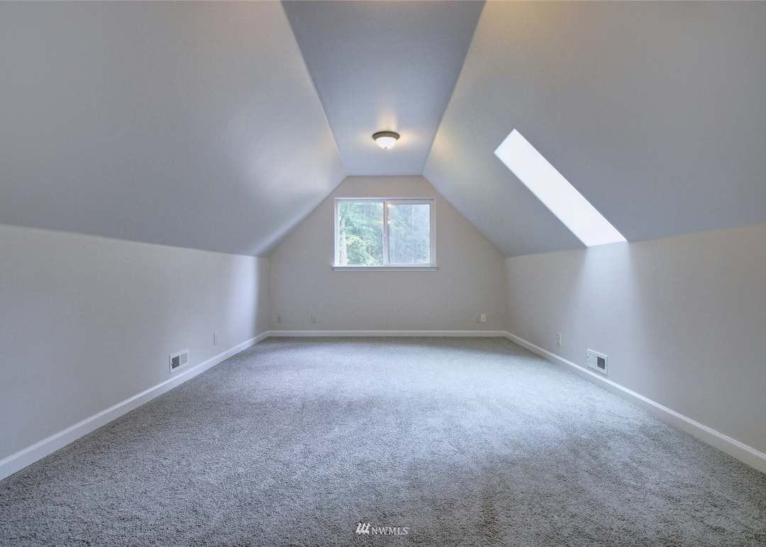 4 Tumbling Water Drive - Photo 2 of 21