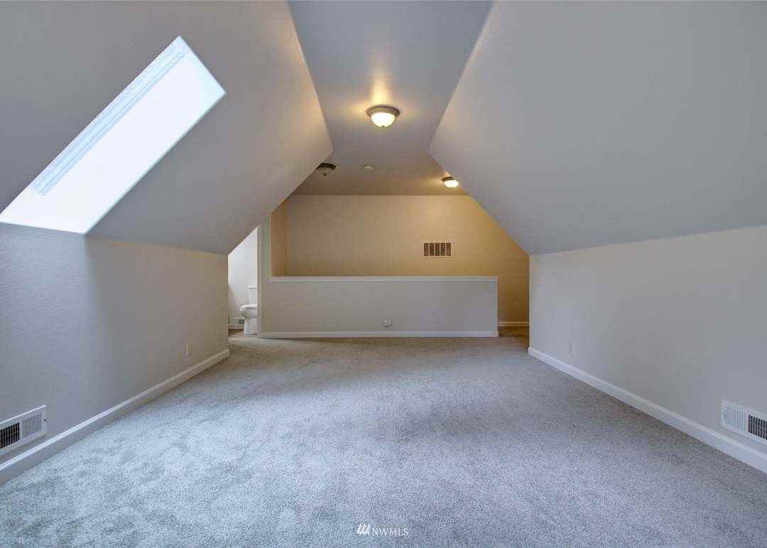 4 Tumbling Water Drive - Photo 3 of 21