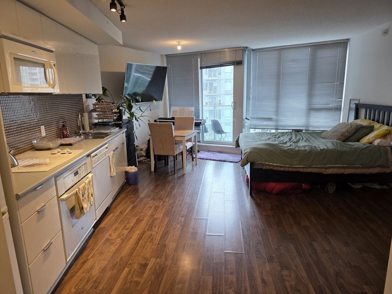 Cambie St. & Robson St #2208 - Photo 2 of 13