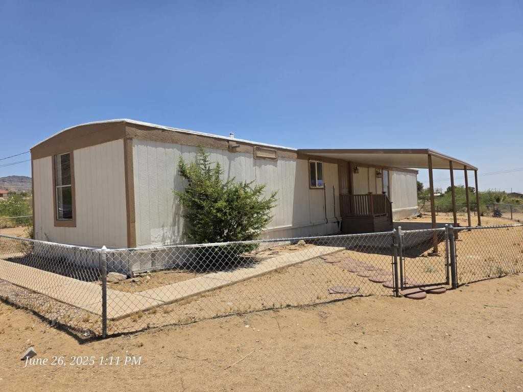 3635 N Bowie Rd - Photo 3 of 12