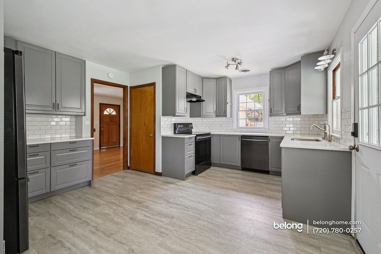 490 S Marshall St - Photo 2 of 17