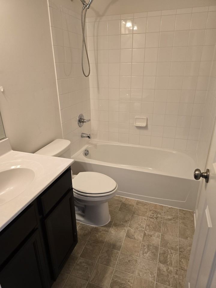243 Crofton Ct #1 - Photo 3 of 10