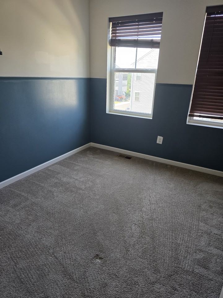 243 Crofton Ct #1 - Photo 3 of 10