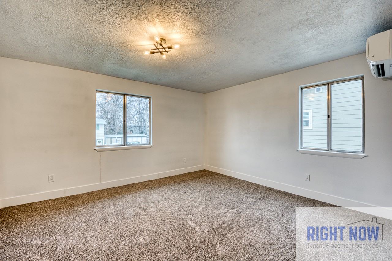 918 N 32nd St #1 - Photo 2 of 17