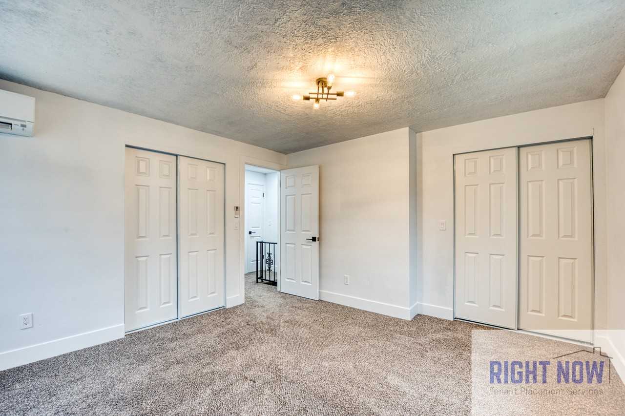 918 N 32nd St #1 - Photo 7 of 17