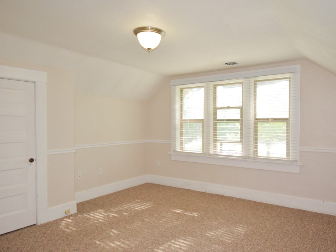 271 Northeast - Photo 4 of 11