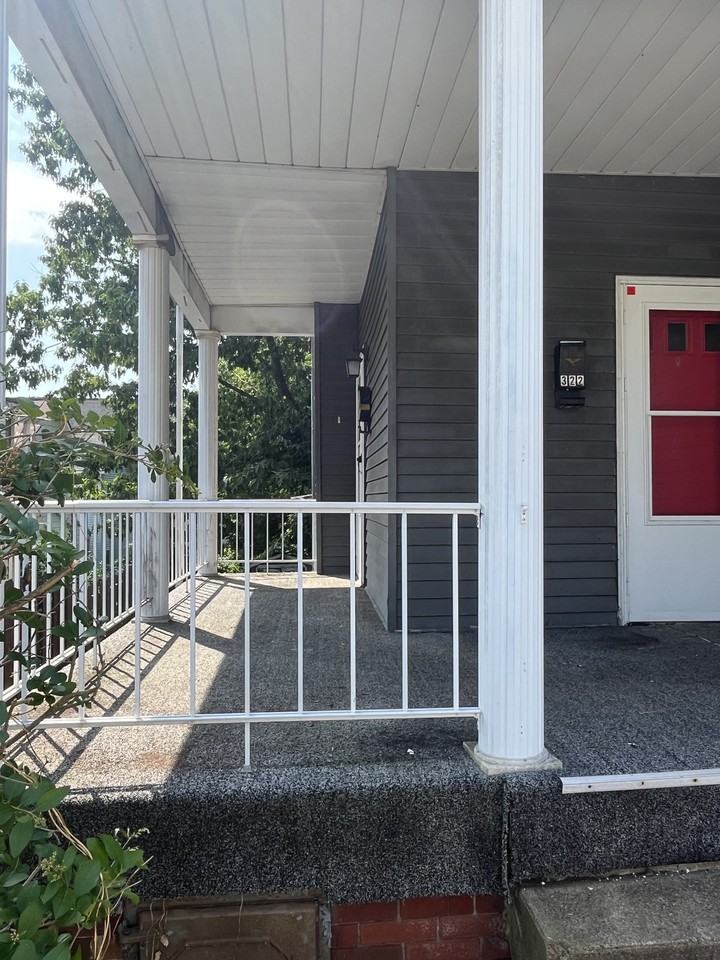 322 W 3rd St #2 - Photo 7 of 21