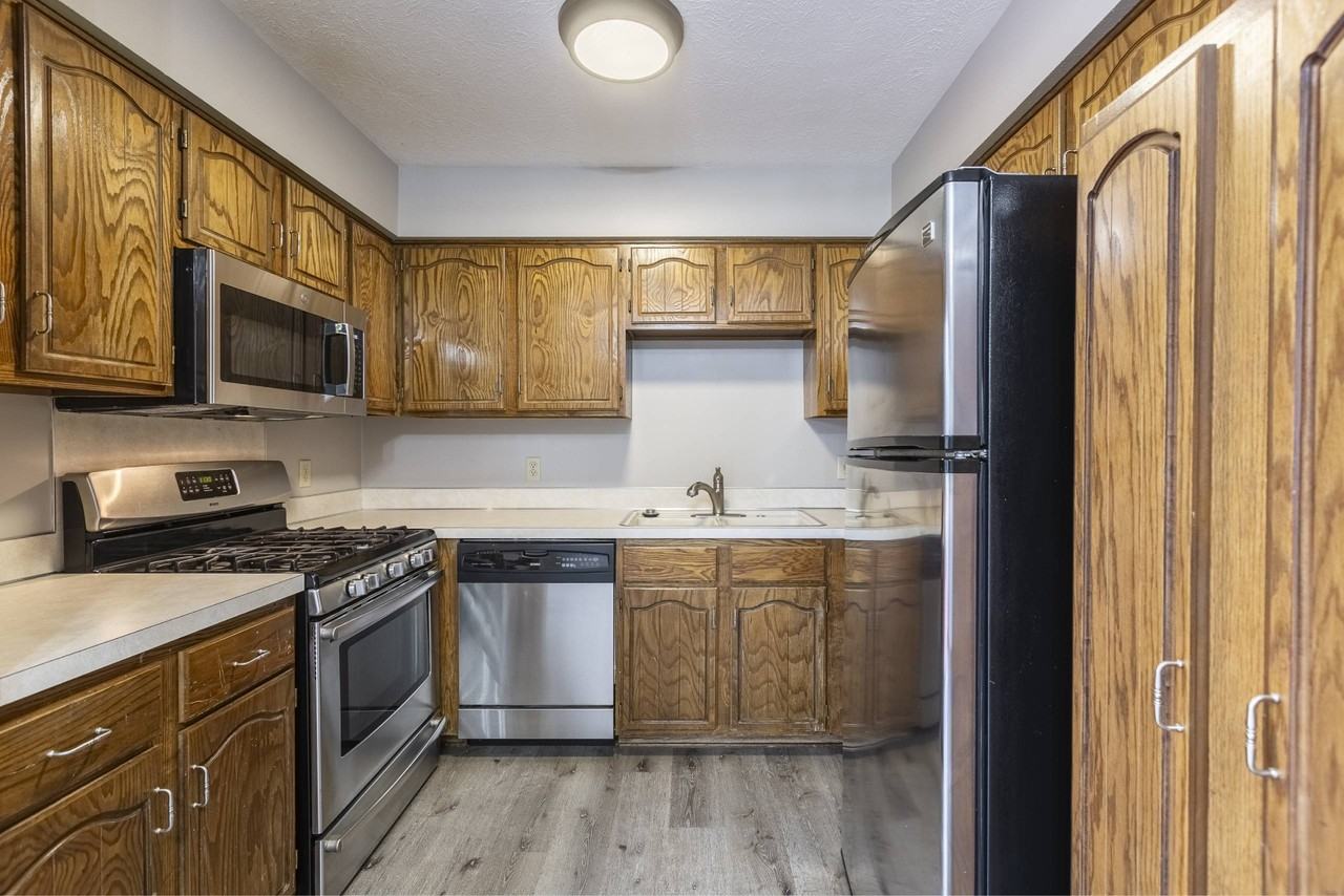 12954 Browne Cir - Photo 3 of 42