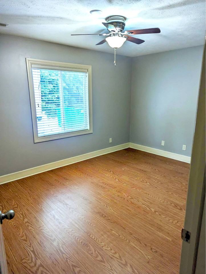 417 - 421 - 423 N 40th -- Auburn - Photo 7 of 13