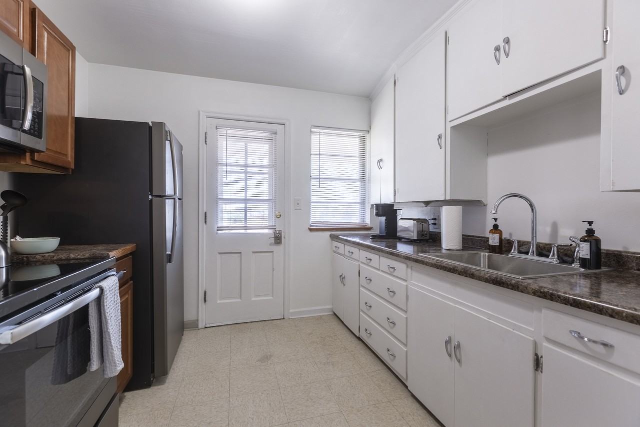 507 S. 36th Street - Photo 3 of 20