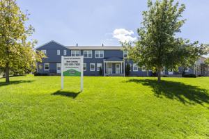 featured image of 3084 S 40th St