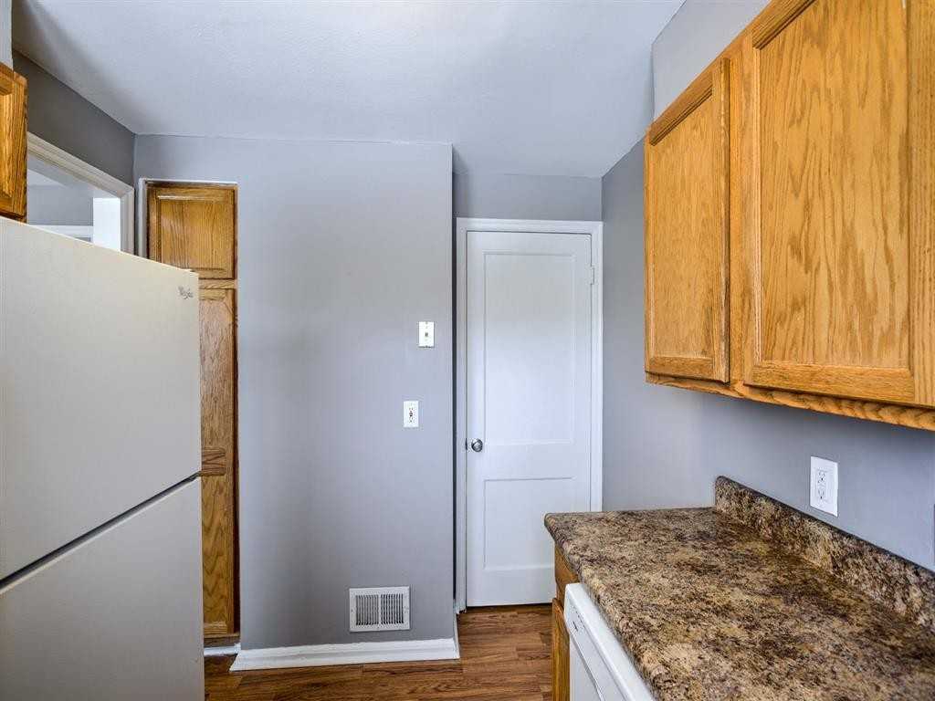 Colonial Park - Photo 7 of 28