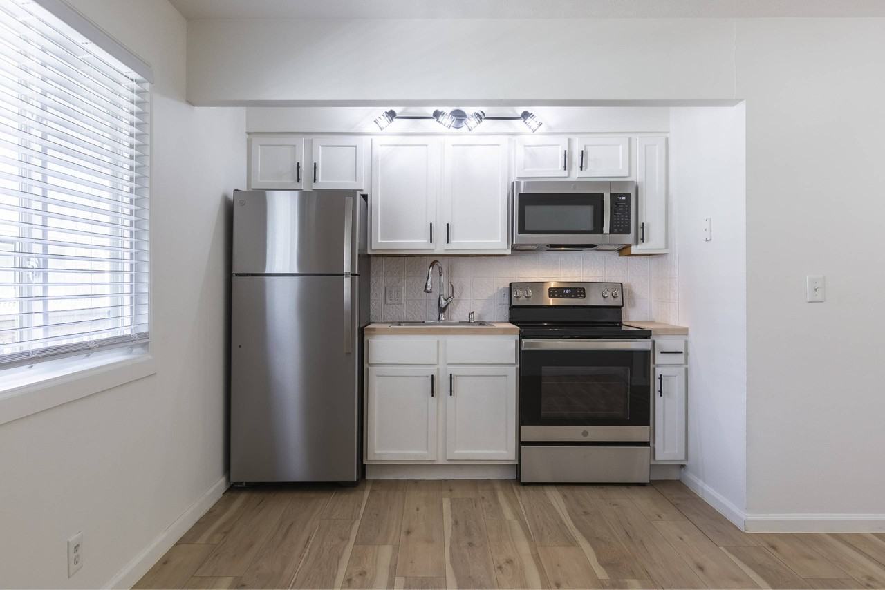 Cuming St Apartments - Photo 5 of 47