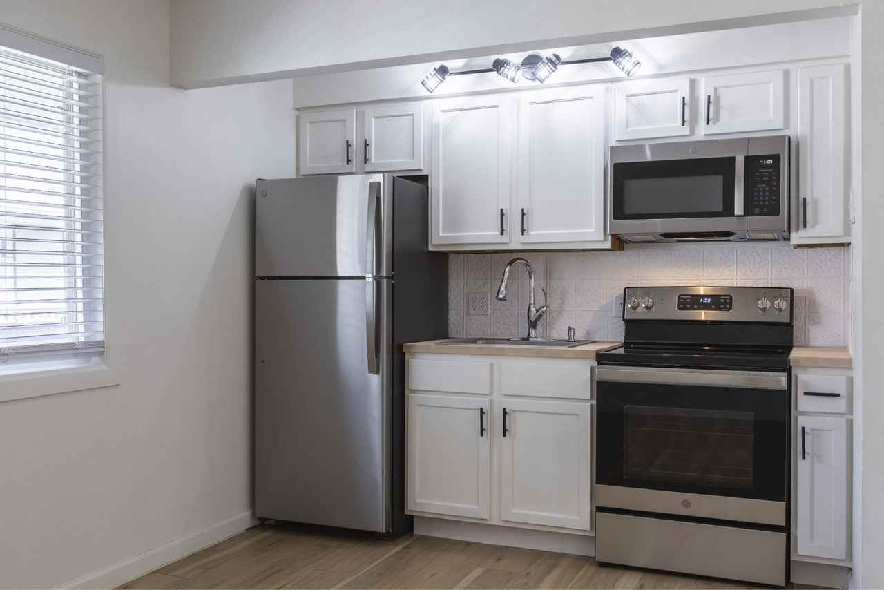 Cuming St Apartments - Photo 6 of 47