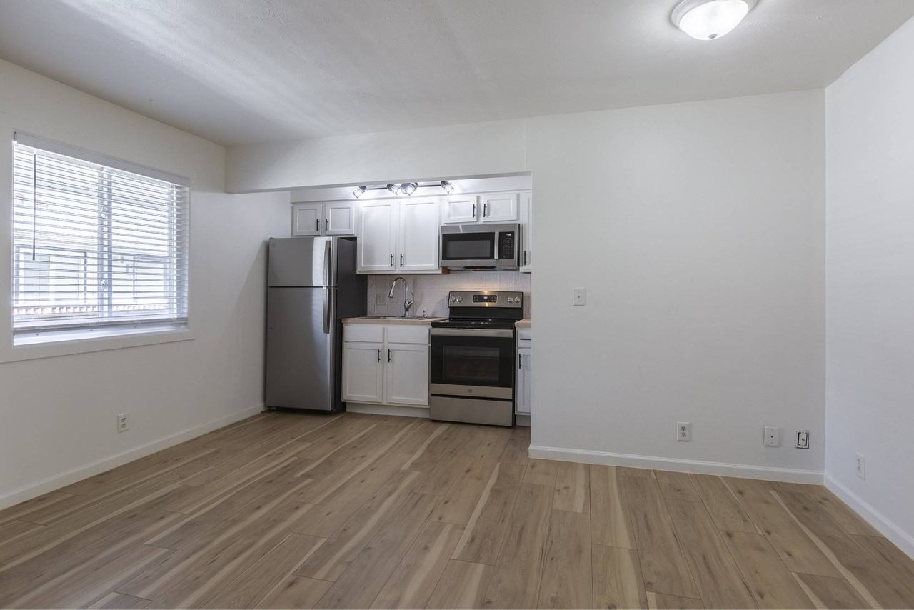 Cuming St Apartments - Photo 7 of 47