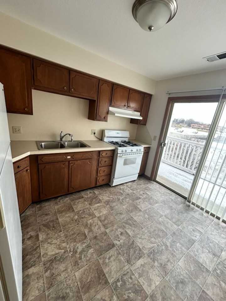 Kingswood East - Photo 4 of 15