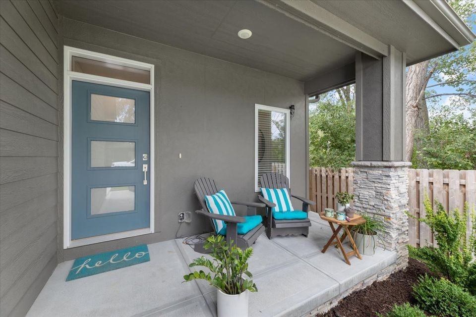 Southby Plaza Townhomes - Photo 2 of 31