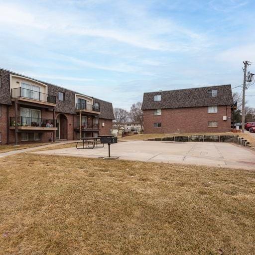 Whispering Isle Apartments - Photo 3 of 38