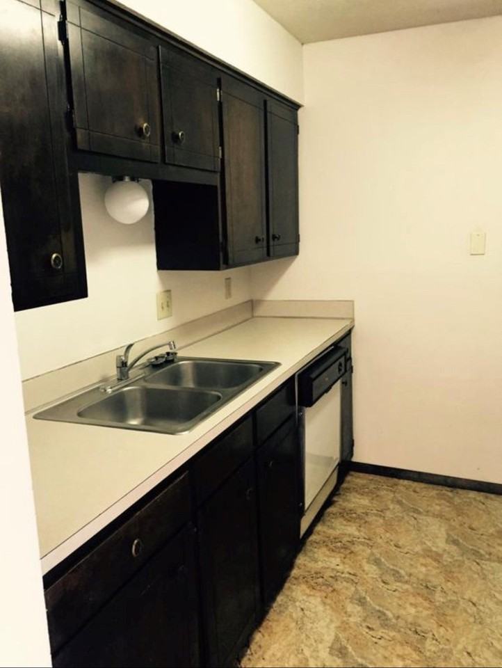 Whispering Isle Apartments - Photo 7 of 38