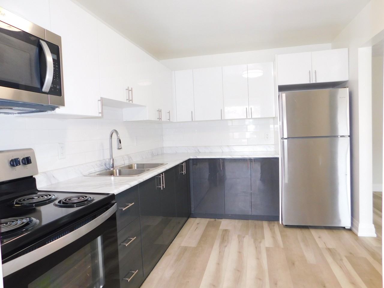 192 Kemp Crescent - Photo 2 of 10