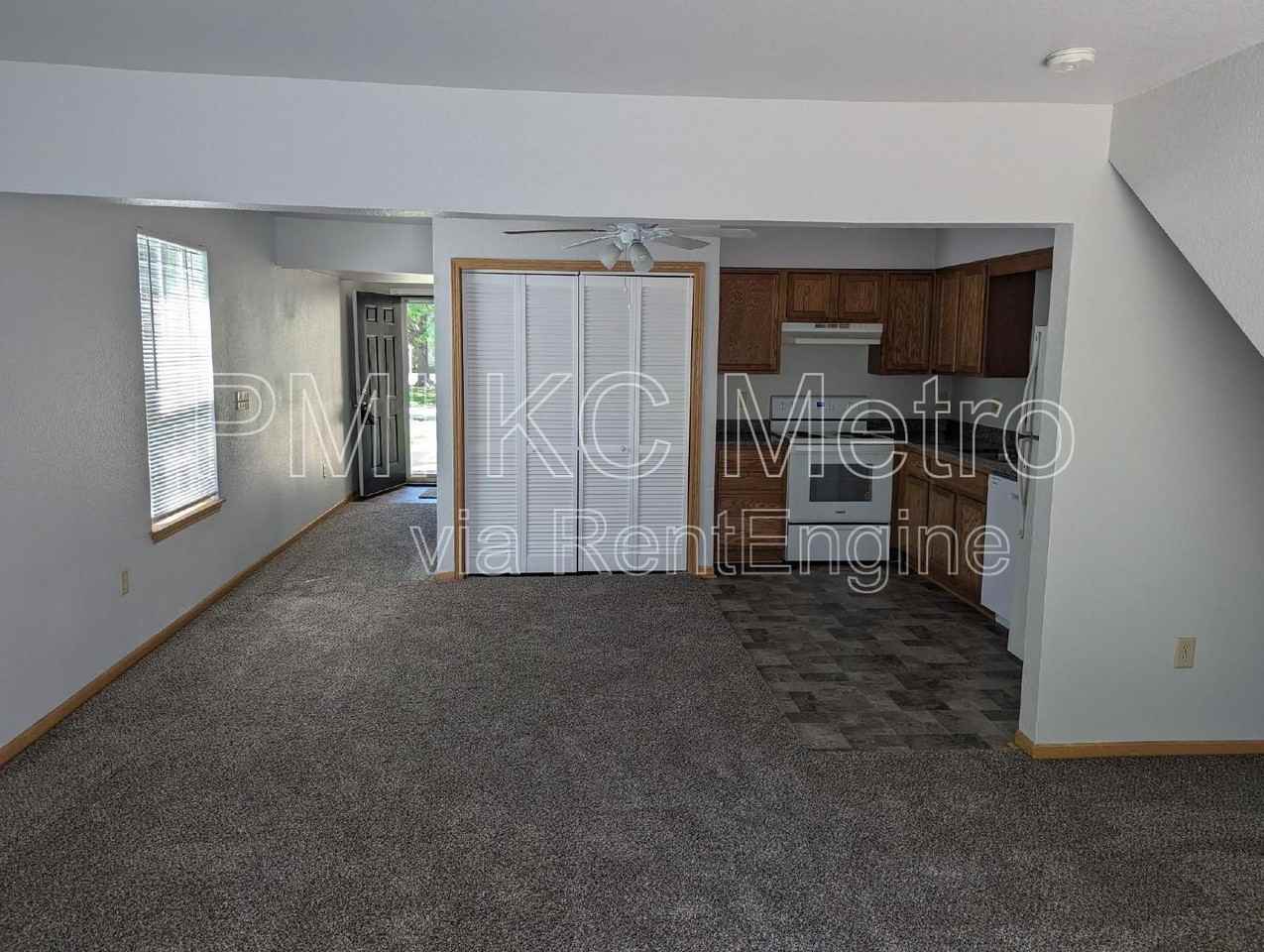 530 Ne Churchill St - Photo 5 of 13